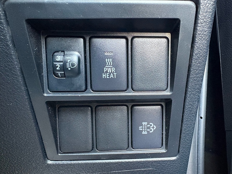 Toyota 2.4 D-4D Icon Pickup Double Cab 4dr Diesel Manual 4WD Euro 6 (s/s) (150 ps)