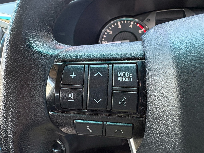 Toyota 2.4 D-4D Icon Pickup Double Cab 4dr Diesel Manual 4WD Euro 6 (s/s) (150 ps)