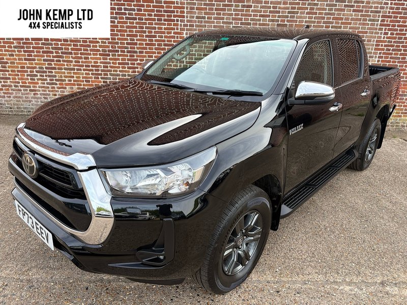 Toyota 2.4 D-4D Icon Pickup Double Cab 4dr Diesel Manual 4WD Euro 6 (s/s) (150 ps)