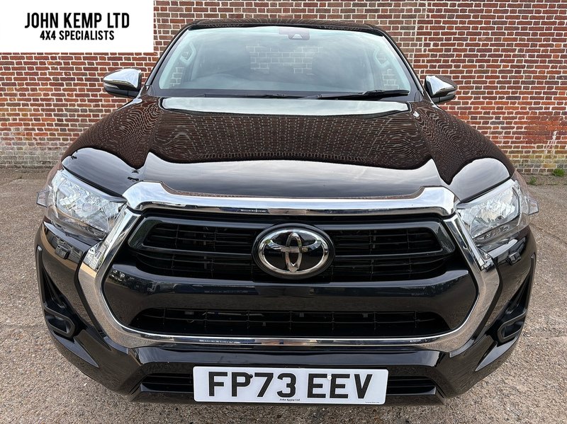 Toyota 2.4 D-4D Icon Pickup Double Cab 4dr Diesel Manual 4WD Euro 6 (s/s) (150 ps)