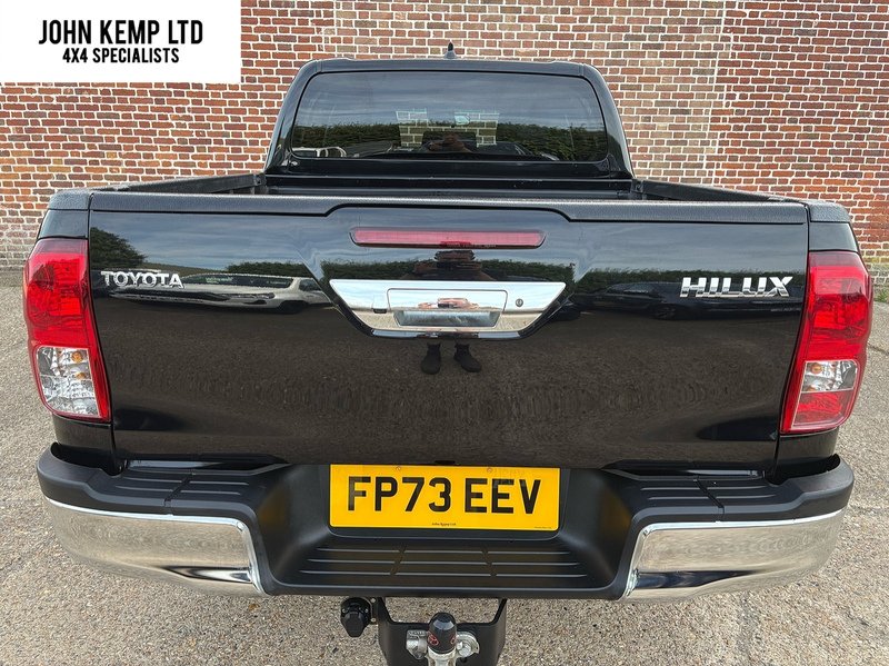 Toyota 2.4 D-4D Icon Pickup Double Cab 4dr Diesel Manual 4WD Euro 6 (s/s) (150 ps)