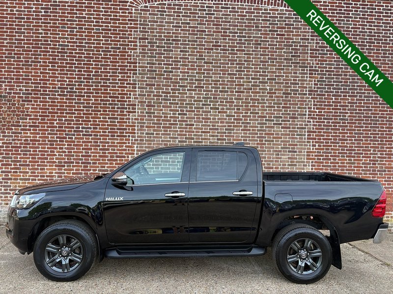 Toyota 2.4 D-4D Icon Pickup Double Cab 4dr Diesel Manual 4WD Euro 6 (s/s) (150 ps)