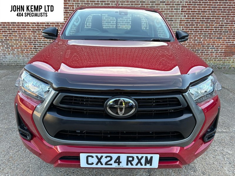 Toyota 2.4 D-4D Active Pickup 2dr Diesel Manual 4WD Euro 6 (150 ps)