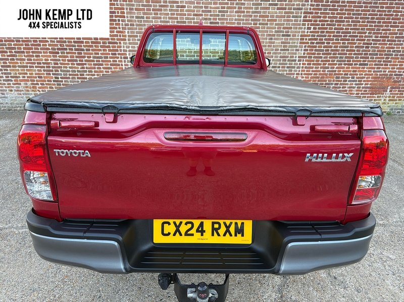 Toyota 2.4 D-4D Active Pickup 2dr Diesel Manual 4WD Euro 6 (150 ps)