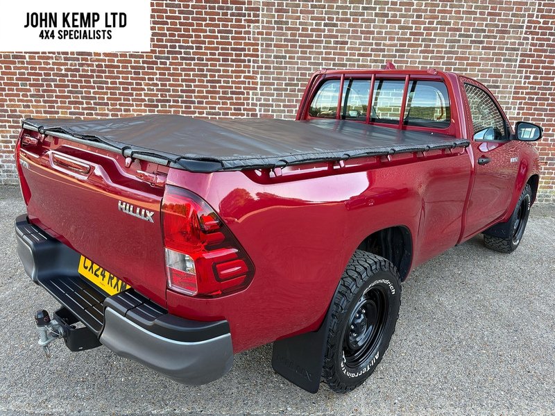 Toyota 2.4 D-4D Active Pickup 2dr Diesel Manual 4WD Euro 6 (150 ps)