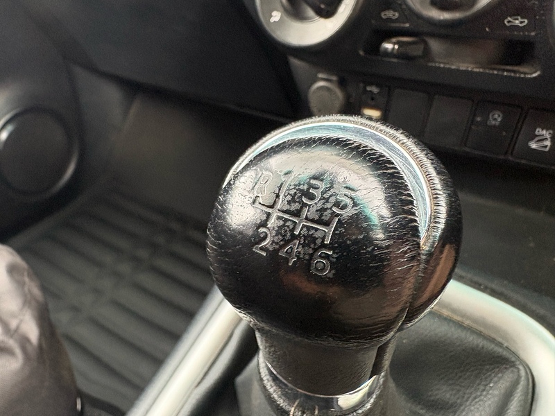 Toyota 2.4 D-4D Icon Pickup Double Cab 4dr Diesel Manual 4WD Euro 6 (s/s) (150 ps)