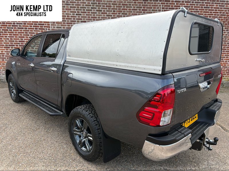 Toyota 2.4 D-4D Icon Pickup Double Cab 4dr Diesel Manual 4WD Euro 6 (s/s) (150 ps)