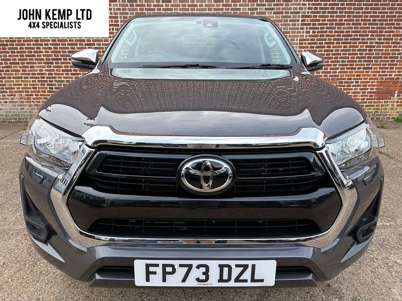 Toyota 2.4 D-4D Icon Pickup Double Cab 4dr Diesel Manual 4WD Euro 6 (s/s) (150 ps)