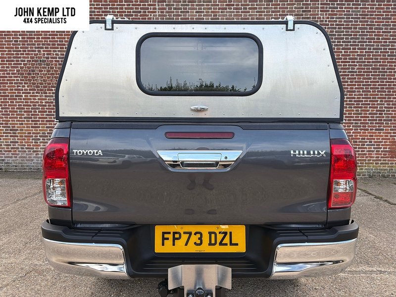 Toyota 2.4 D-4D Icon Pickup Double Cab 4dr Diesel Manual 4WD Euro 6 (s/s) (150 ps)
