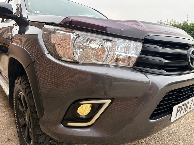 Toyota 2.4 D-4D Active Pickup Extra Cab 4dr Diesel Manual 4WD Euro 6 (TSS) (150 ps)