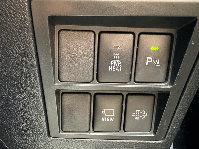 Toyota 2.8 D-4D Invincible X Pickup Double Cab 4dr Diesel Auto 4WD Euro 6 (s/s) (204 ps)