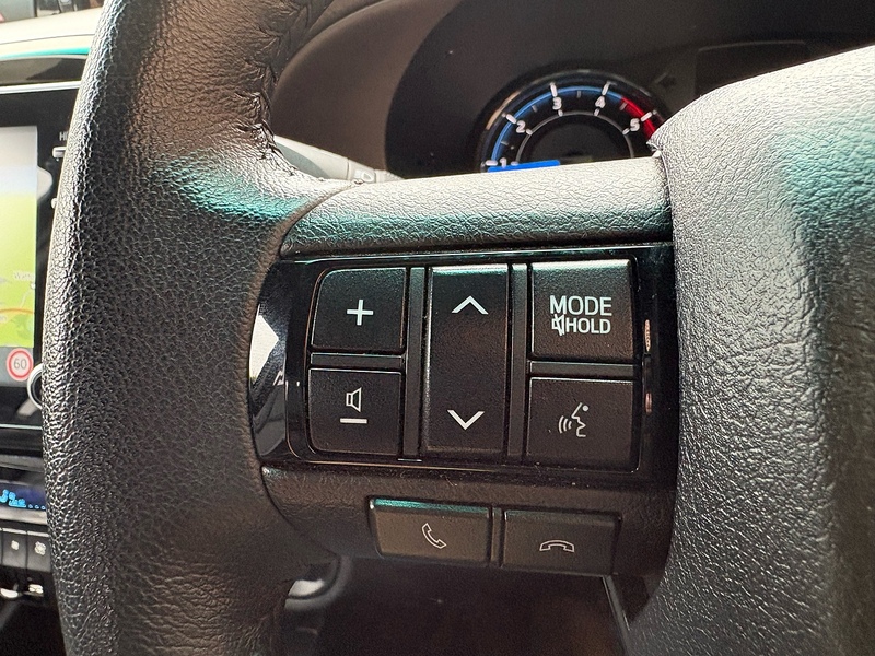 Toyota 2.8 D-4D Invincible X Pickup Double Cab 4dr Diesel Auto 4WD Euro 6 (s/s) (204 ps)