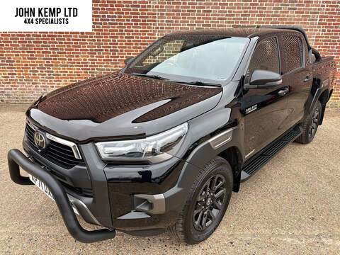 2.8 D-4D Invincible X Pickup Double Cab 4dr Diesel Auto 4WD Euro 6 (s/s) (204 ps)