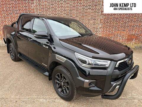 2.8 D-4D Invincible X Pickup Double Cab 4dr Diesel Auto 4WD Euro 6 (s/s) (204 ps)