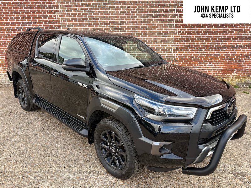 Toyota 2.8 D-4D Invincible X Pickup Double Cab 4dr Diesel Auto 4WD Euro 6 (s/s) (204 ps)