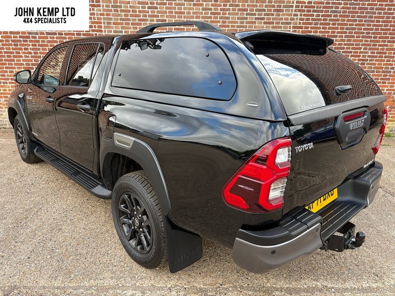 Toyota 2.8 D-4D Invincible X Pickup Double Cab 4dr Diesel Auto 4WD Euro 6 (s/s) (204 ps)
