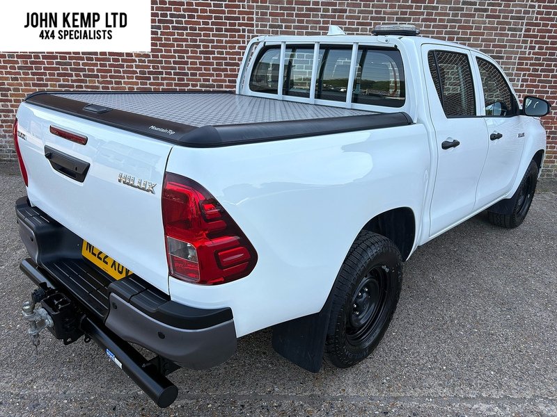 Toyota 2.4 D-4D Active Pickup Double Cab 4dr Diesel Manual 4WD Euro 6 (s/s) (150 ps)