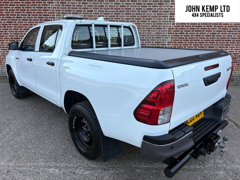 Toyota 2.4 D-4D Active Pickup Double Cab 4dr Diesel Manual 4WD Euro 6 (s/s) (150 ps)