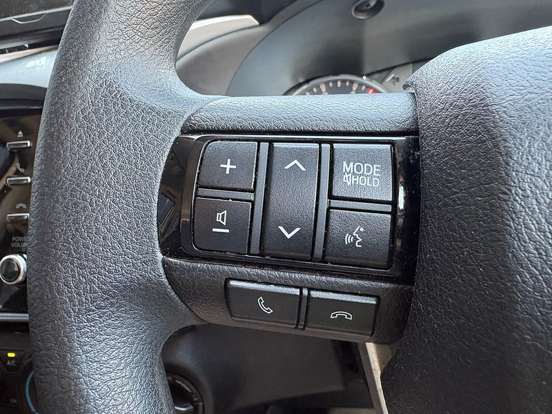 Toyota 2.4 D-4D Active Pickup Double Cab 4dr Diesel Manual 4WD Euro 6 (s/s) (150 ps)