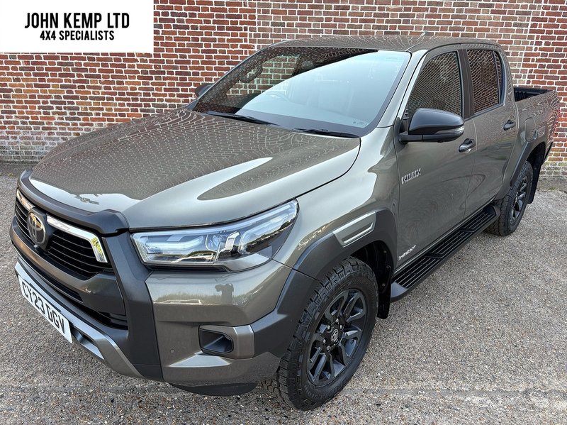 Toyota 2.8 D-4D Invincible X Pickup Double Cab 4dr Diesel Manual 4WD Euro 6 (s/s) (204 ps)