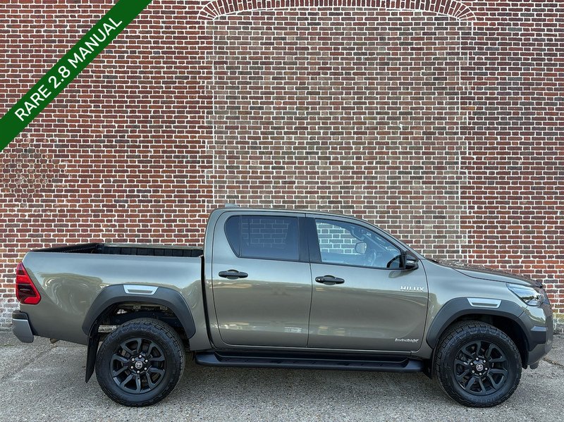 Toyota 2.8 D-4D Invincible X Pickup Double Cab 4dr Diesel Manual 4WD Euro 6 (s/s) (204 ps)