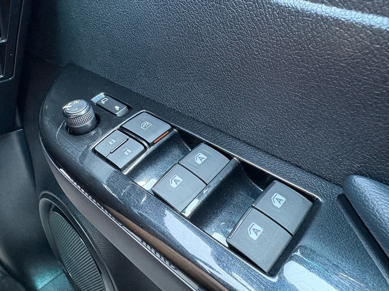 Toyota 2.8 D-4D Invincible X Pickup Double Cab 4dr Diesel Manual 4WD Euro 6 (s/s) (204 ps)