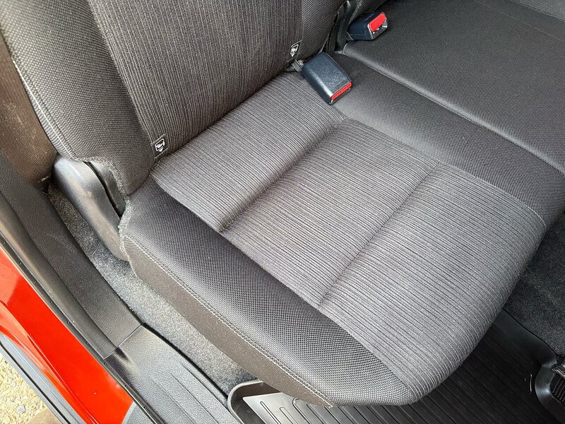 Toyota D-4D Icon Pickup 2.4 Automatic Diesel