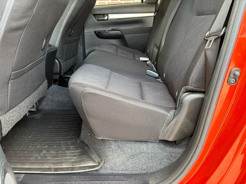 Toyota D-4D Icon Pickup 2.4 Automatic Diesel