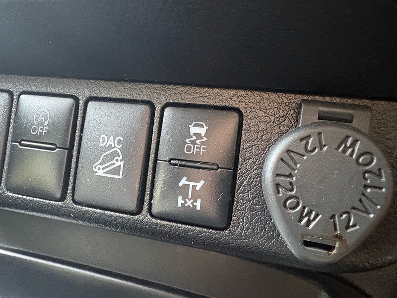 Toyota D-4D Icon Pickup 2.4 Automatic Diesel