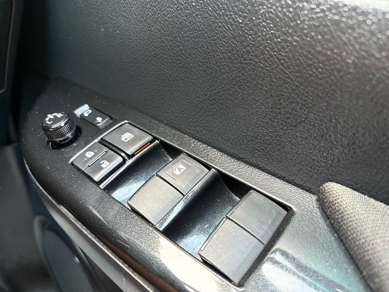 Toyota D-4D Icon Pickup 2.4 Automatic Diesel