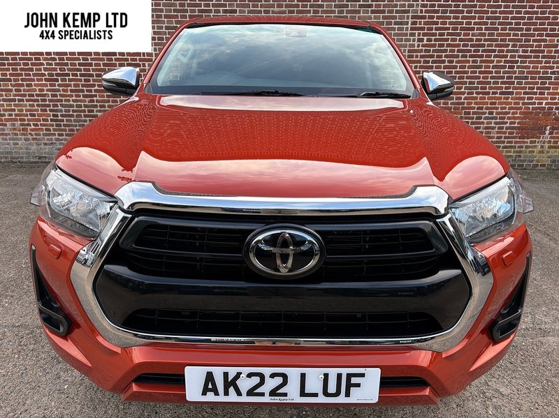 Toyota D-4D Icon Pickup 2.4 Automatic Diesel