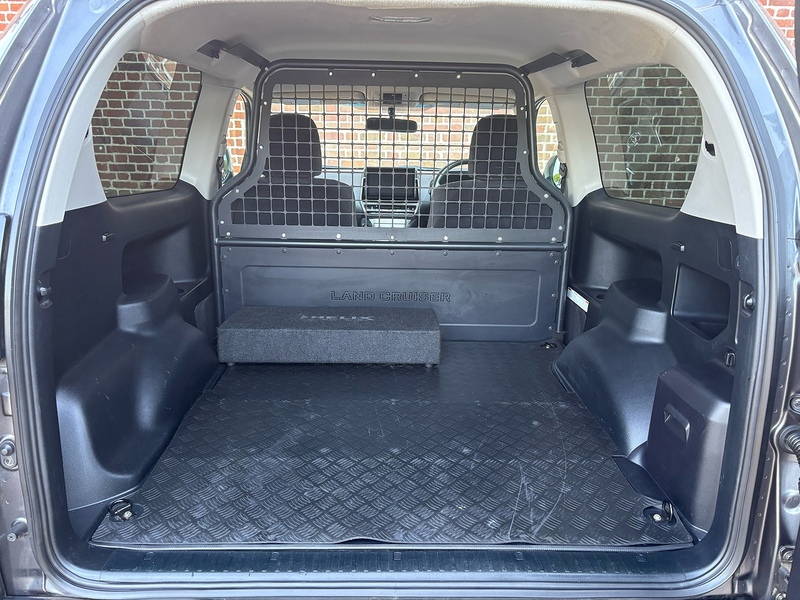 Toyota 2.8D Utility Panel Van 3dr Diesel Manual 4WD SWB Euro 6 (s/s) (204 ps)