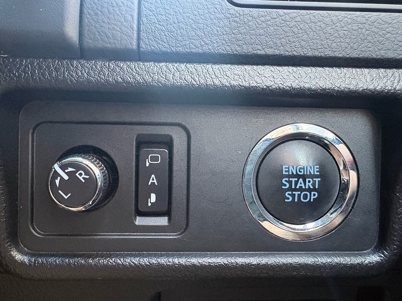 Toyota 2.8D Utility Panel Van 3dr Diesel Manual 4WD SWB Euro 6 (s/s) (204 ps)