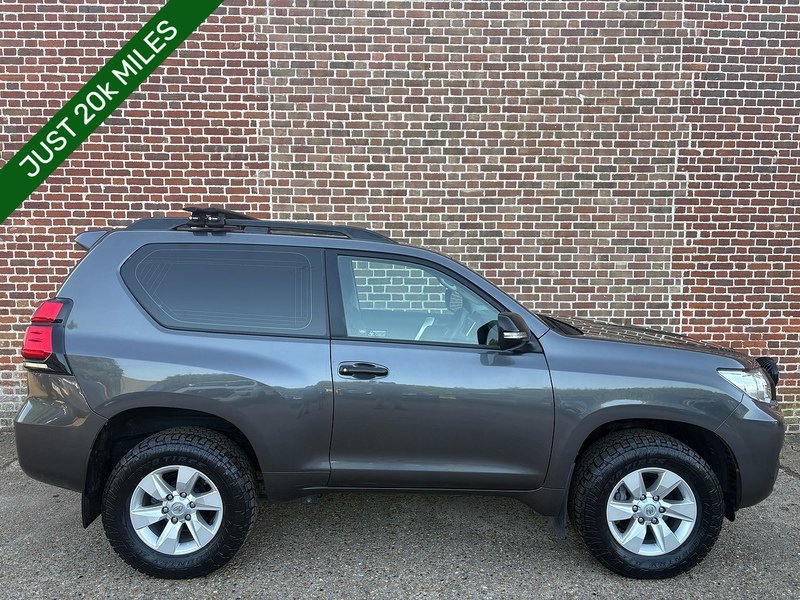 Toyota 2.8D Utility Panel Van 3dr Diesel Manual 4WD SWB Euro 6 (s/s) (204 ps)
