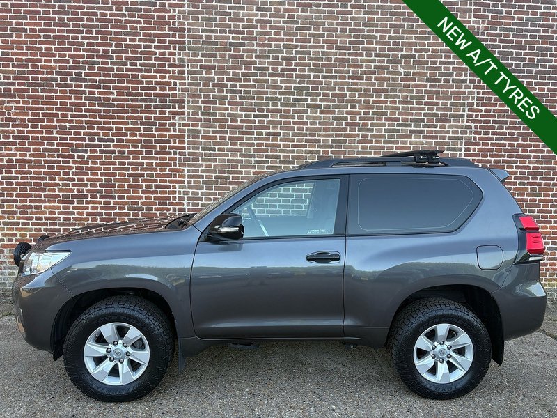 Toyota 2.8D Utility Panel Van 3dr Diesel Manual 4WD SWB Euro 6 (s/s) (204 ps)