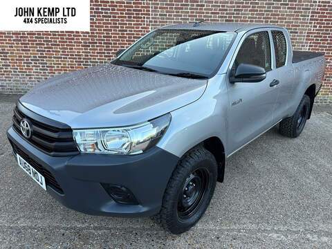 Active 4Wd D-4D Extra Cab Light 4X4 Utility 2.4 Manual Diesel