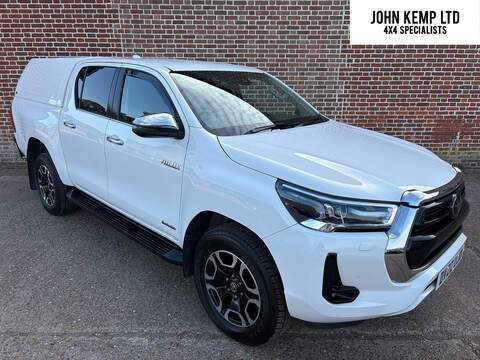 2.4 D-4D Invincible Pickup Double Cab 4dr Diesel Auto 4WD Euro 6 (s/s) (150 ps)