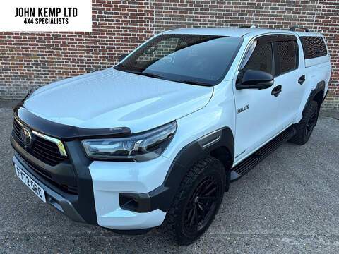 2.8 D-4D Invincible X Pickup Double Cab 4dr Diesel Auto 4WD Euro 6 (s/s) (204 ps)