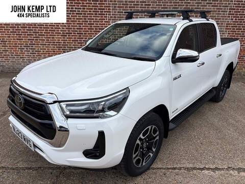 2.8 D-4D Invincible Pickup Double Cab 4dr Diesel Manual 4WD Euro 6 (s/s) (204 ps)