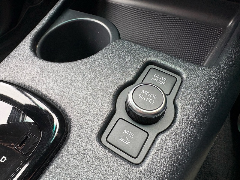 Toyota 2.8 D-4D-h Invincible X Pickup 4dr Diesel Hybrid Auto 4WD Euro 6 (204 ps)