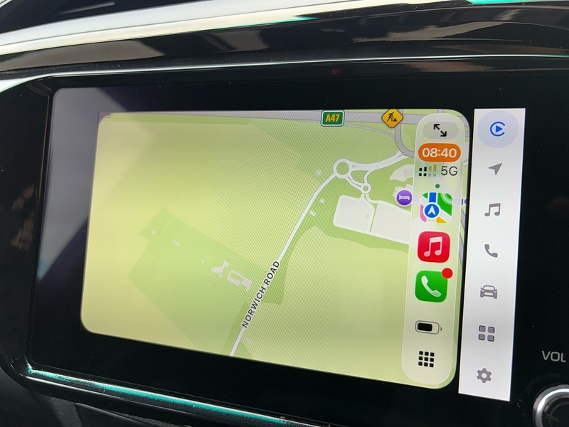Toyota 2.8 D-4D-h Invincible X Pickup 4dr Diesel Hybrid Auto 4WD Euro 6 (204 ps)