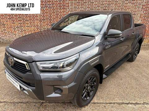 2.8 D-4D-h Invincible X Pickup 4dr Diesel Hybrid Auto 4WD Euro 6 (204 ps)