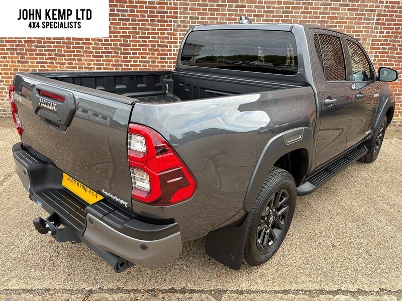 Toyota 2.8 D-4D-h Invincible X Pickup 4dr Diesel Hybrid Auto 4WD Euro 6 (204 ps)