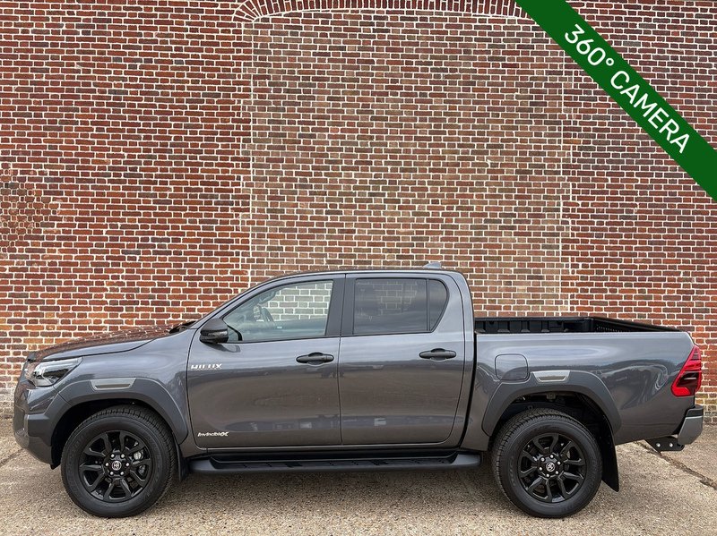 Toyota 2.8 D-4D-h Invincible X Pickup 4dr Diesel Hybrid Auto 4WD Euro 6 (204 ps)