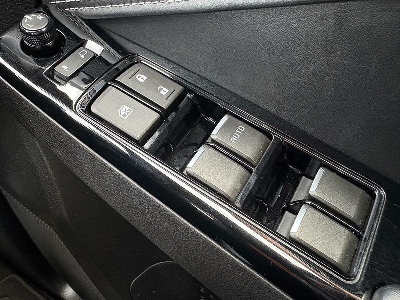 Isuzu 1.9 TD V-Cross Pickup Double Cab 4dr Diesel Manual 4WD Euro 6 (s/s) (164 ps)