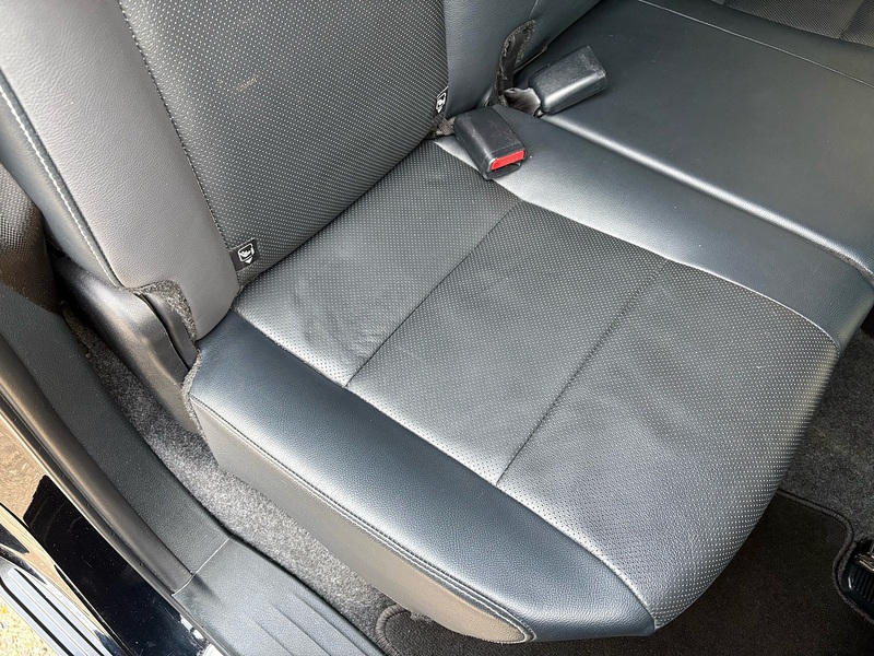 Toyota 2.8 D-4D Invincible X Pickup Double Cab 4dr Diesel Auto 4WD Euro 6 (s/s) (204 ps)