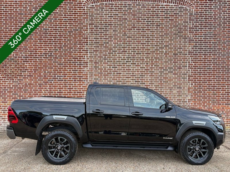 Toyota 2.8 D-4D Invincible X Pickup Double Cab 4dr Diesel Auto 4WD Euro 6 (s/s) (204 ps)