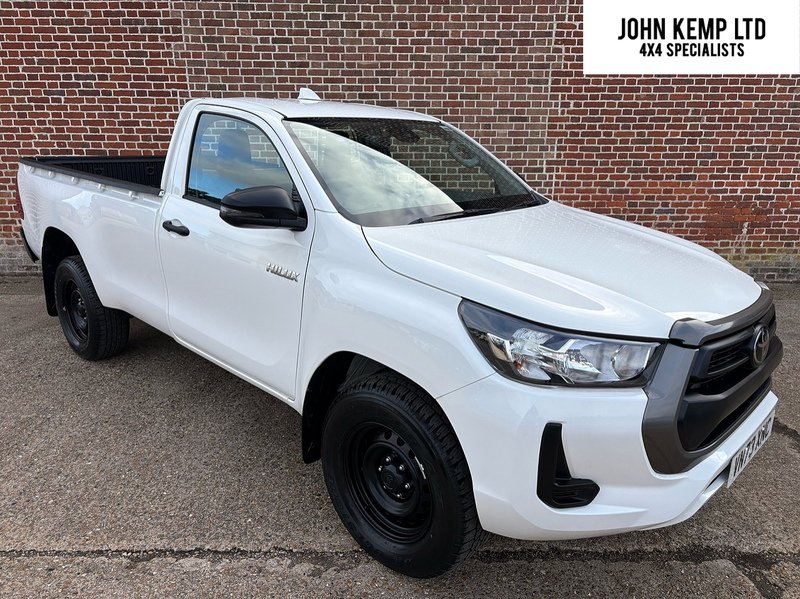 Toyota 2.4 D-4D Active Pickup 2dr Diesel Manual 4WD Euro 6 (150 ps)