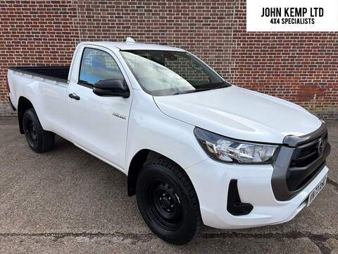 2.4 D-4D Active Pickup 2dr Diesel Manual 4WD Euro 6 (150 ps)