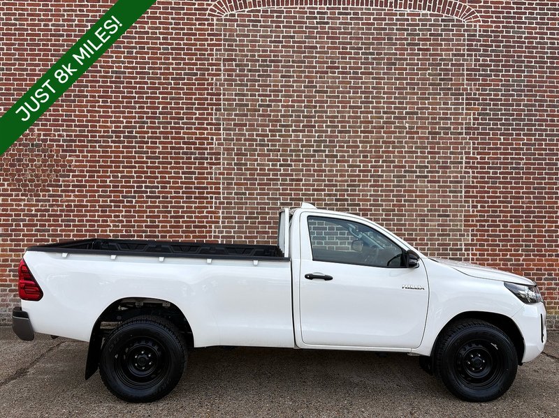 Toyota 2.4 D-4D Active Pickup 2dr Diesel Manual 4WD Euro 6 (150 ps)